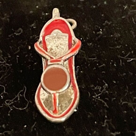 1” silver tone and red enamel heeled shoe charm - Picture 1 of 9